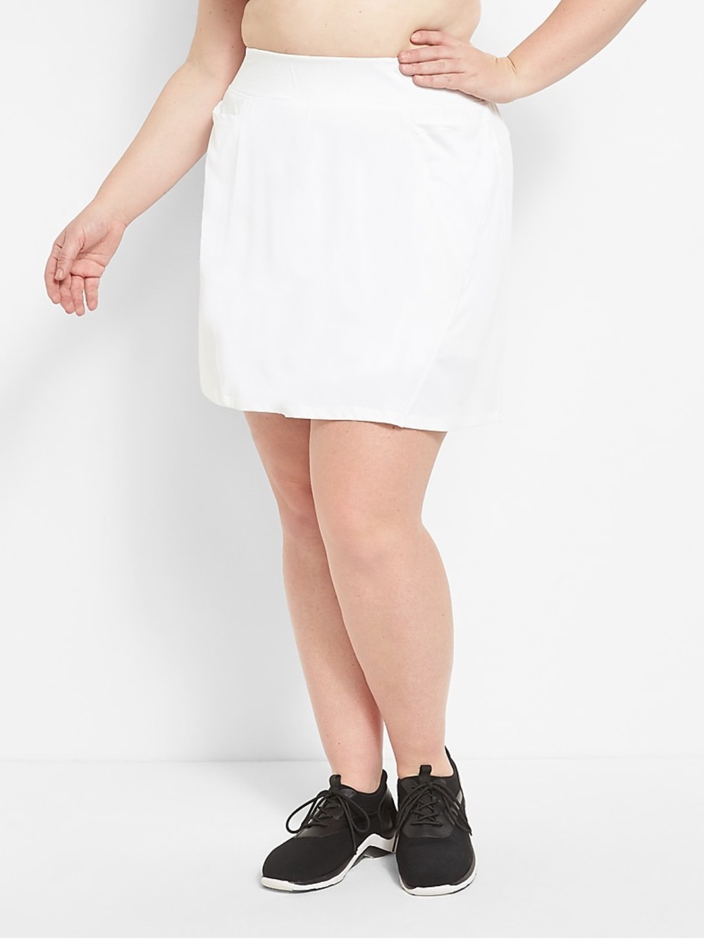 NWT LIVI Wicking Skort White Athletic 26/28 Pockets Golf Pickleball Tennis Gym